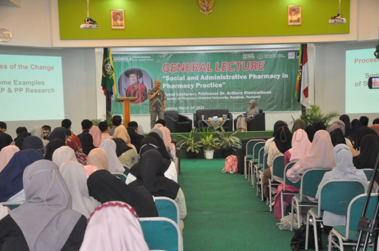 Pertajam Kompetensi SAP Farmasi Unissula Hadirkan Profesor Thailand