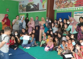 Kebidanan Unissula Peduli Autis