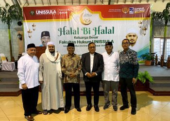 FH UNISSULA BANGUN KEKOMPAKAN MELALUI HALAL BIHALAL