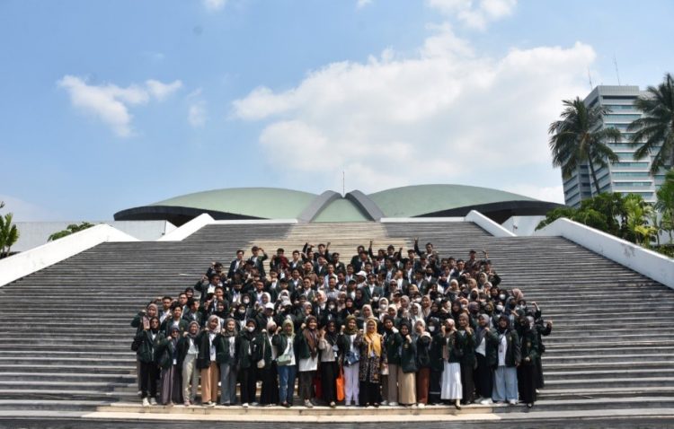 Kunjungi DPR RI Mahasiswa Komunikasi Unissula Bahas Optimalisasi Humas