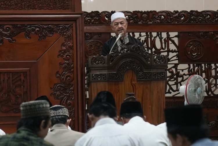 KISAH BIRRUL WALIDAIN KELUARGA LUKMAN