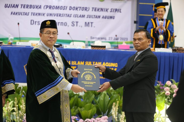 Dosen USM Raih Gelar Doktor di PDTS Unissula