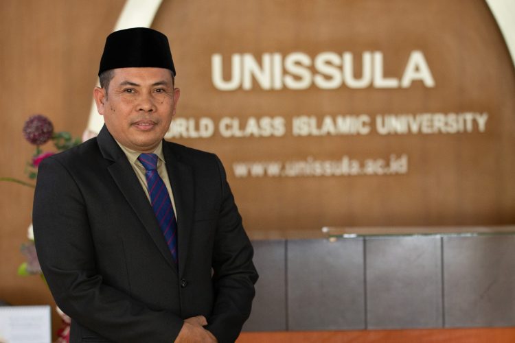 Maksimalkan Irigasi Mahasiswa S3 Teknik Sipil Unissula Inisiasi Model Bendung Berpori