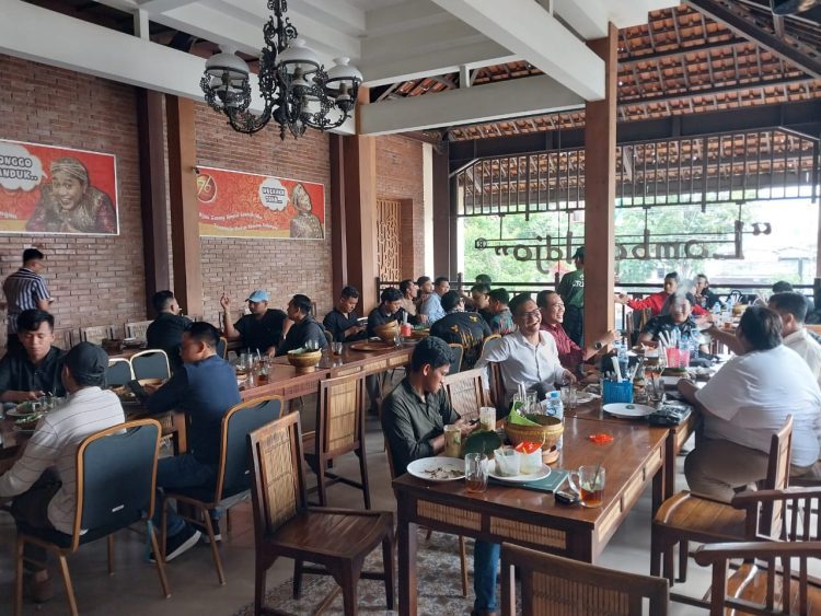 Dua Senior Jadi Ketua dan Sekretaris YBWSA, Persatuan Advokat Alumni Fakultas Hukum Unissula Gelar Syukuran