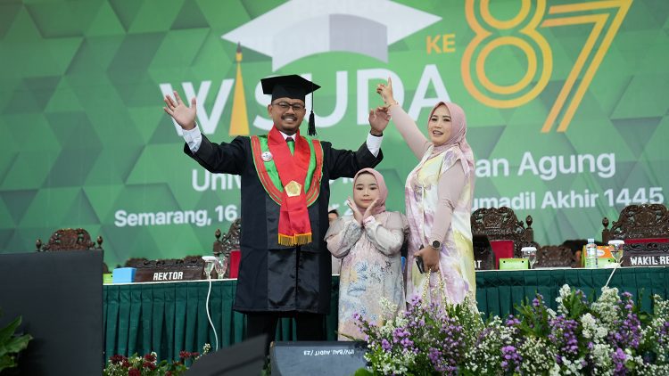 Semangat Doktor Baru FH Unissula Berkontribusi Bagi Masyarakat