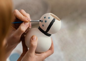 Bangun Kreatifitas Mahasiswa Ilmu Komunikasi Unissula Selenggarakan Pot Art Class