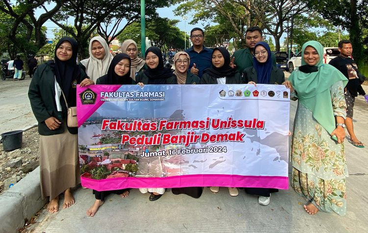 Fakultas Farmasi Unissula Salurkan Bantuan ke Demak