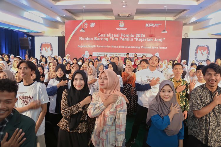 Sambut Pemilu Mahasiswa Unissula Nobar Kejarlah Janji