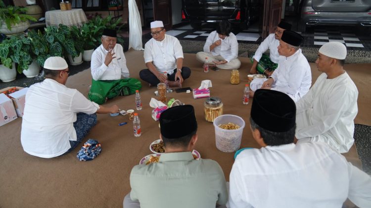 Rektor Unissula Silaturahmi ke Kediaman Ketua Pembina YBWSA