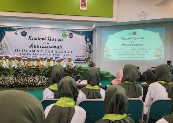 Siswa SD Islam Sultan Agung Wisuda di Unissula