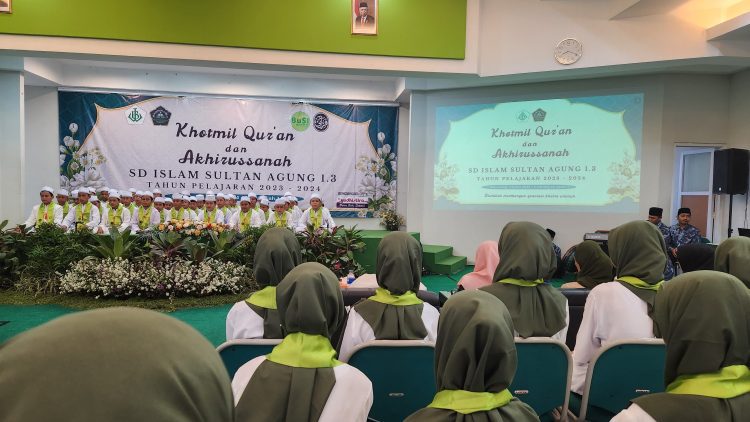 Siswa SD Islam Sultan Agung Wisuda di Unissula