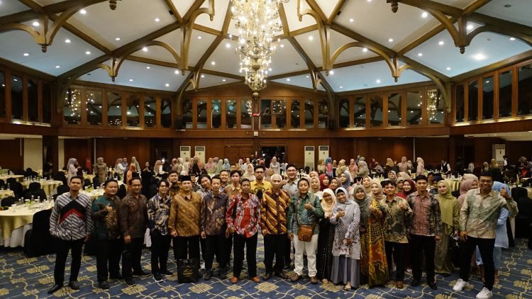 Fakultas Ekonomi Unissula Melepas 339 Wisudawan