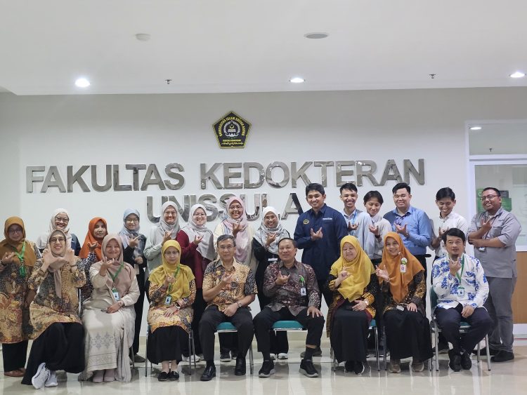 Sembilan Mahasiswa Malaysia Belajar di Kedokteran Unissula