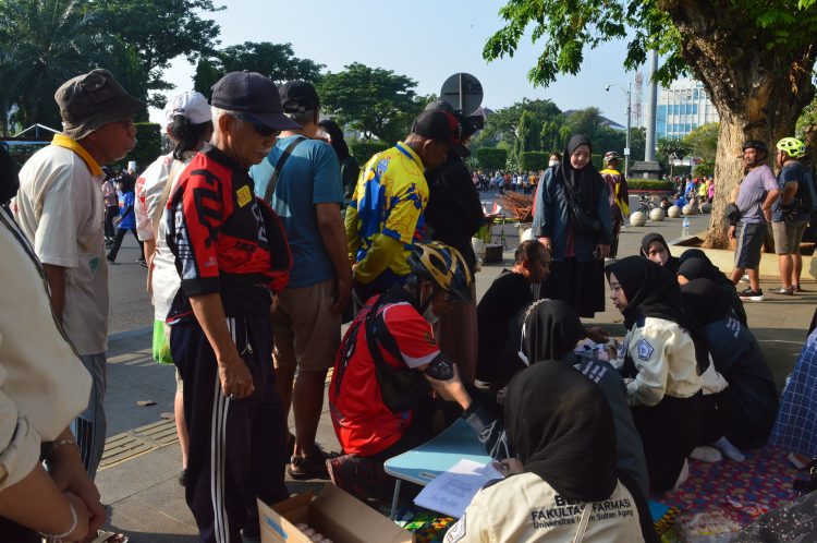 BEM Fakultas Farmasi Unissula Selenggarakan Cek Kesehatan Gratis