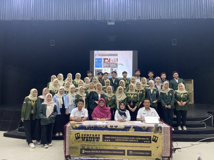 Mahasiswa Komunikasi Unissula Belajar Penyiaran di RRI