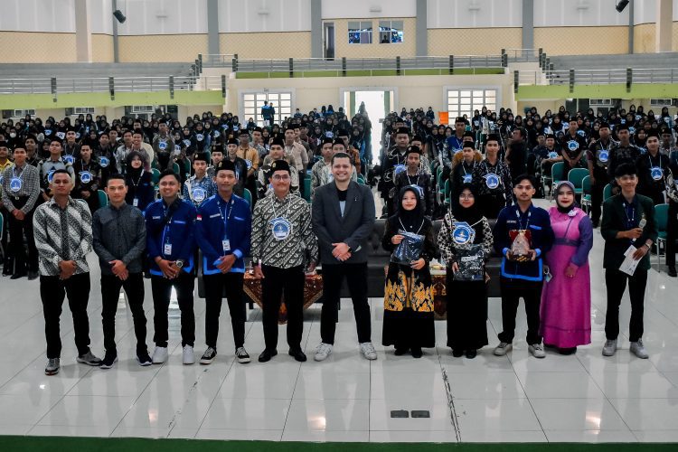 430 Mahasiswa KIP K Unissula Berprestasi Membangun Negeri