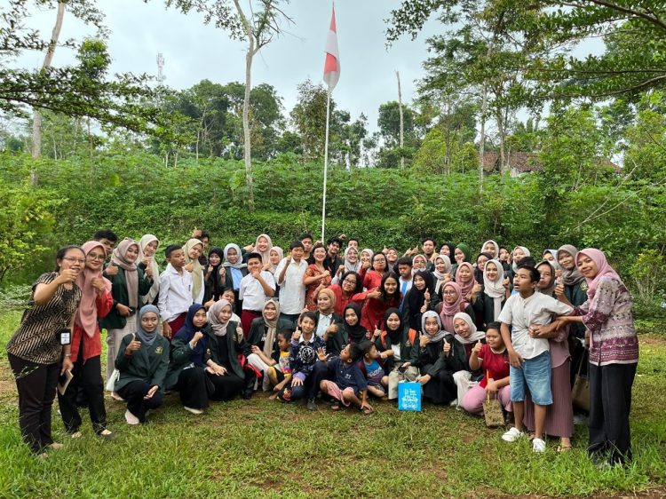 Prodi Matematika Beri Layanan Pembelajaran Matematika di SLB Mutiara Bangsa