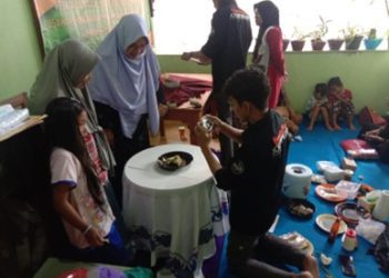 Prodi Ilkom Unissula Dampingi Pembuatan Digital Kreatif di Gedawang