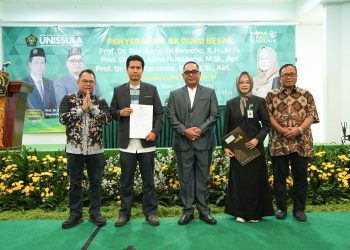 Tiga Dosen Unissula Terima SK Profesor