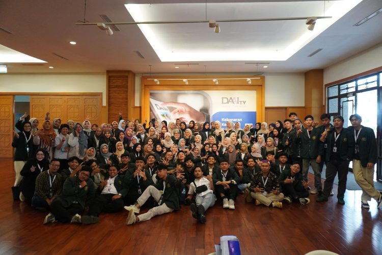 KKL ke Bandung dan Jakarta Mahasiswa Fikom Unissula Perkuat Kompetensi Industri Media