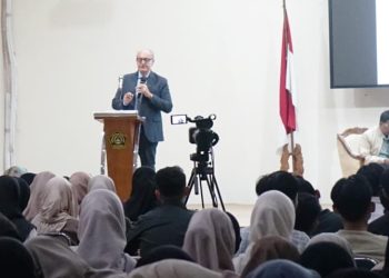 FEB Unissula Hadirkan Prof Bruno dari Harvard